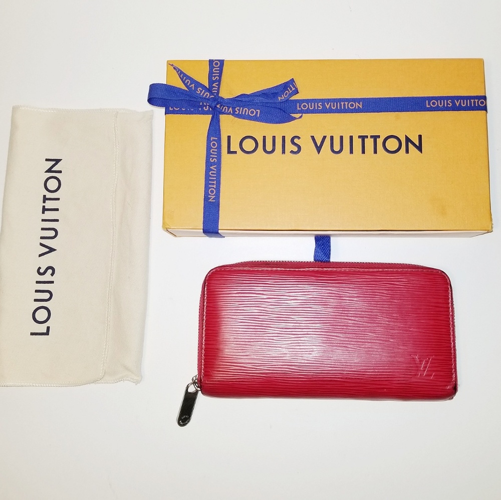 SOLD ** LOUIS VUITTON Zippy Continental Epi Wallet